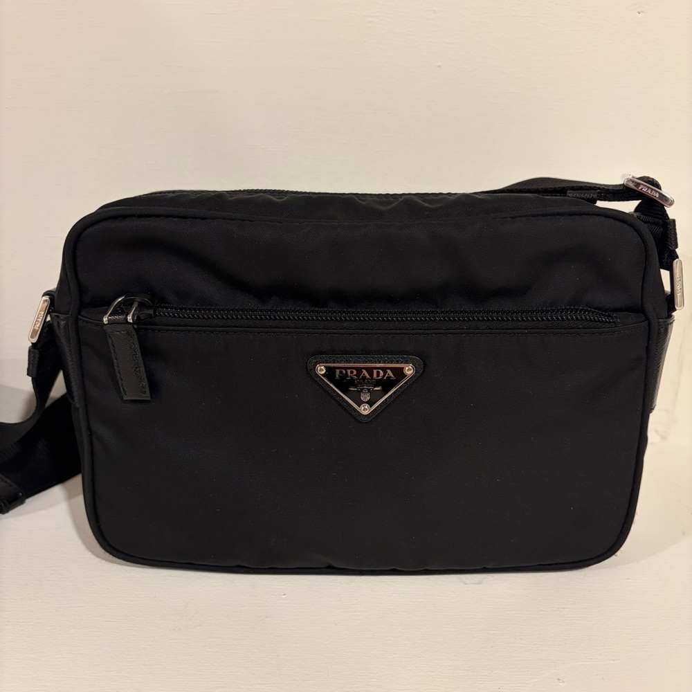 Prada Re-Nylon shoulder bag in Black - Picture 4 of 14